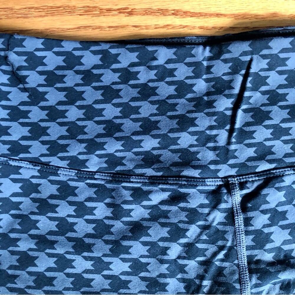Zella Houndstooth Casual Athleisure Gray Black Leggings Women’s Size Small NWOT - Picture 2 of 8